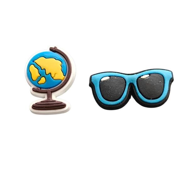 2 PC set Novelty Croc Charms - Picture 1 of 1